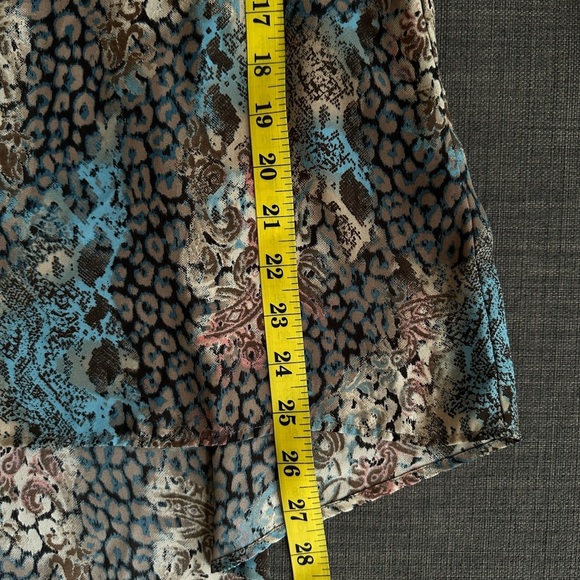 Northern Reflections | Animal Print Button Down Shirt | High Low Shirt - Picture 7 of 7